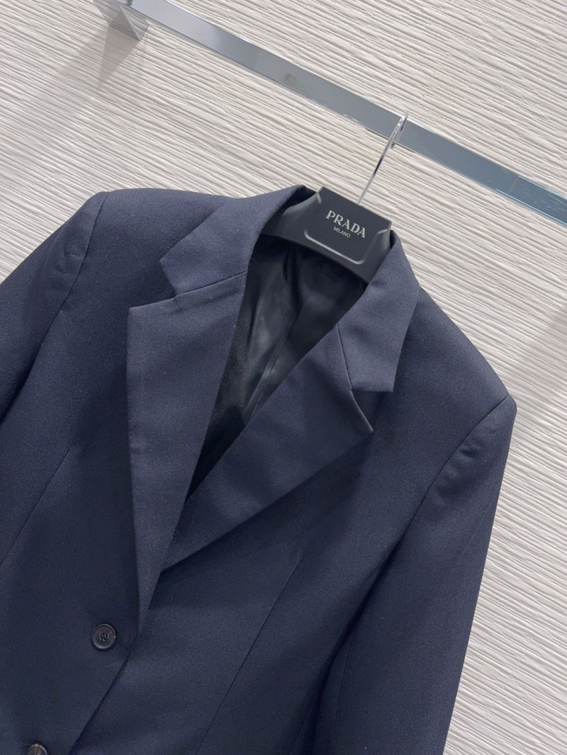 Pra*a outwear